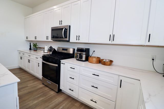 1312 S Birch Avenue, Springfield, MO 65802