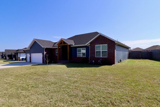 1312 S Birch Avenue, Springfield, MO 65802