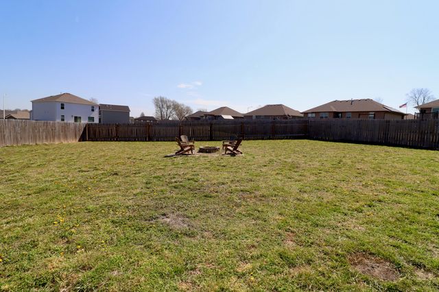 1312 S Birch Avenue, Springfield, MO 65802