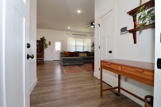 1312 S Birch Avenue, Springfield, MO 65802