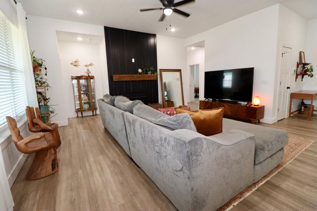 1312 S Birch Avenue, Springfield, MO 65802