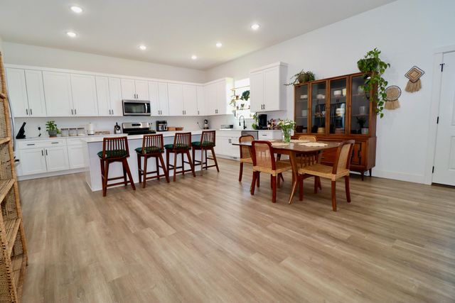 1312 S Birch Avenue, Springfield, MO 65802