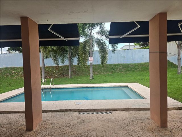 806 CAMINO DORADO, Vega Baja, PR 00693
