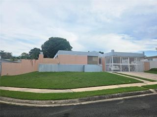 806 CAMINO DORADO, Vega Baja, PR 00693