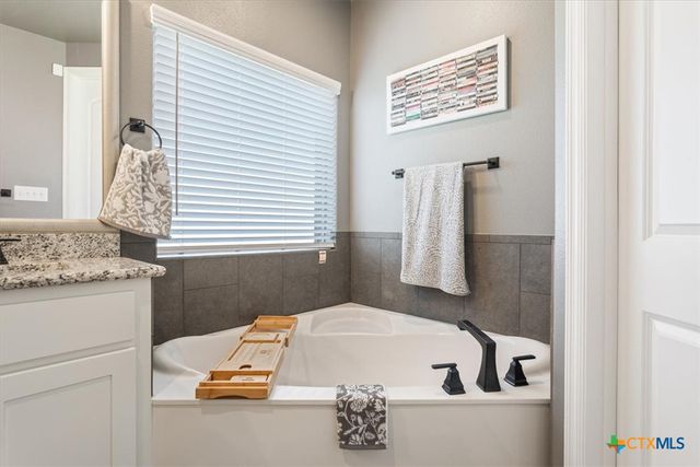 5537 Hollow Loop, Salado, TX 76571