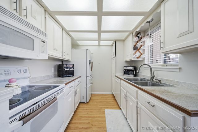 4446 E 68th Street 392, Tulsa, OK 74136