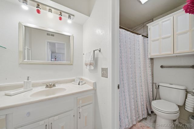 4446 E 68th Street 392, Tulsa, OK 74136