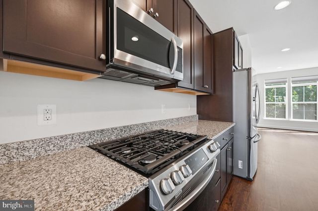 5179 RIDGEVIEW RETREAT DR, Chantilly, VA 20151