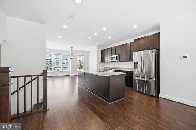 5179 RIDGEVIEW RETREAT DR, Chantilly, VA 20151