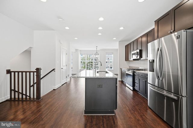 5179 RIDGEVIEW RETREAT DR, Chantilly, VA 20151