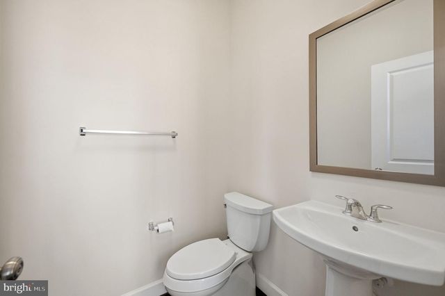 5179 RIDGEVIEW RETREAT DR, Chantilly, VA 20151