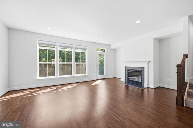 5179 RIDGEVIEW RETREAT DR, Chantilly, VA 20151