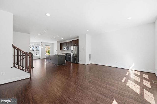 5179 RIDGEVIEW RETREAT DR, Chantilly, VA 20151