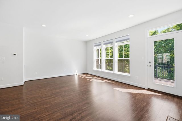 5179 RIDGEVIEW RETREAT DR, Chantilly, VA 20151
