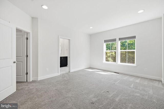 5179 RIDGEVIEW RETREAT DR, Chantilly, VA 20151