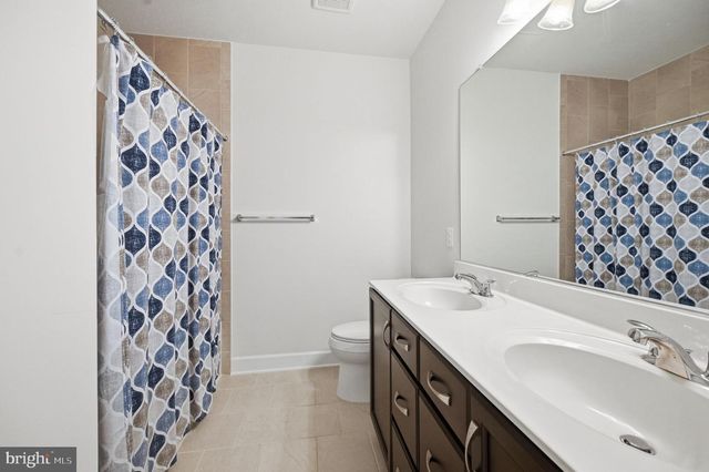 5179 RIDGEVIEW RETREAT DR, Chantilly, VA 20151
