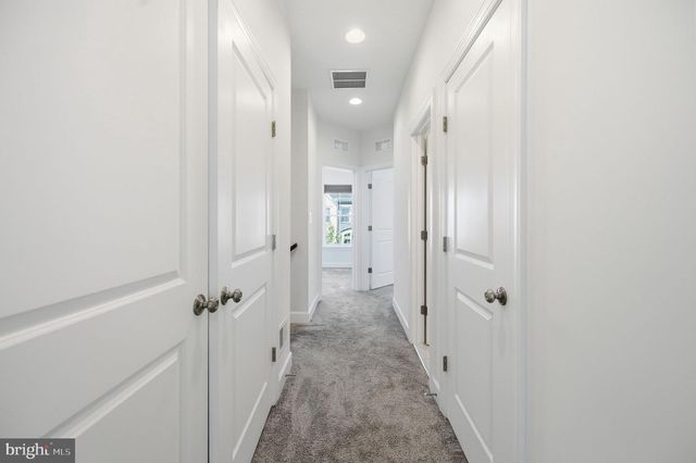 5179 RIDGEVIEW RETREAT DR, Chantilly, VA 20151