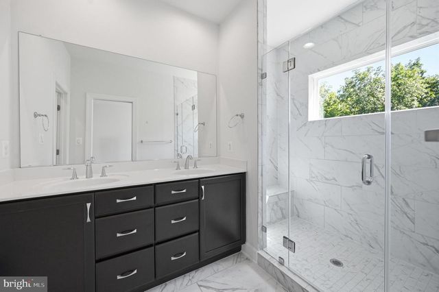5179 RIDGEVIEW RETREAT DR, Chantilly, VA 20151