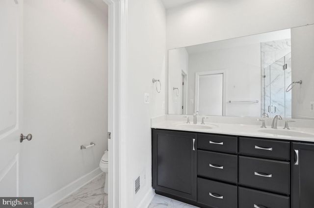 5179 RIDGEVIEW RETREAT DR, Chantilly, VA 20151