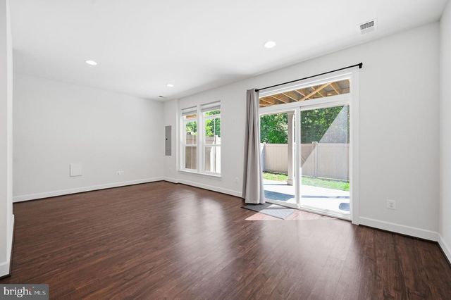 5179 RIDGEVIEW RETREAT DR, Chantilly, VA 20151