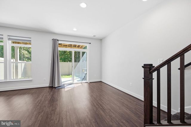 5179 RIDGEVIEW RETREAT DR, Chantilly, VA 20151