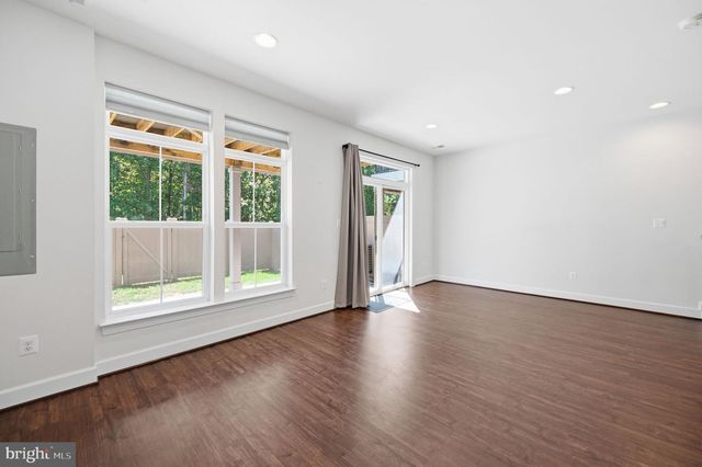 5179 RIDGEVIEW RETREAT DR, Chantilly, VA 20151