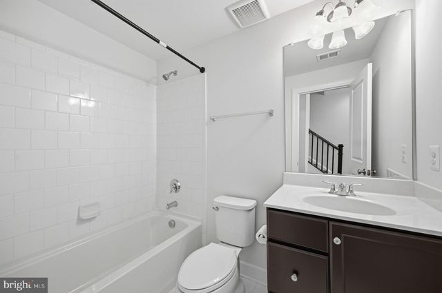 5179 RIDGEVIEW RETREAT DR, Chantilly, VA 20151