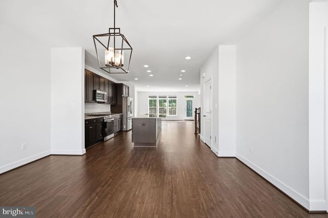 5179 RIDGEVIEW RETREAT DR, Chantilly, VA 20151