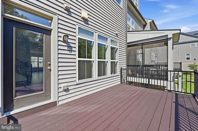 5179 RIDGEVIEW RETREAT DR, Chantilly, VA 20151