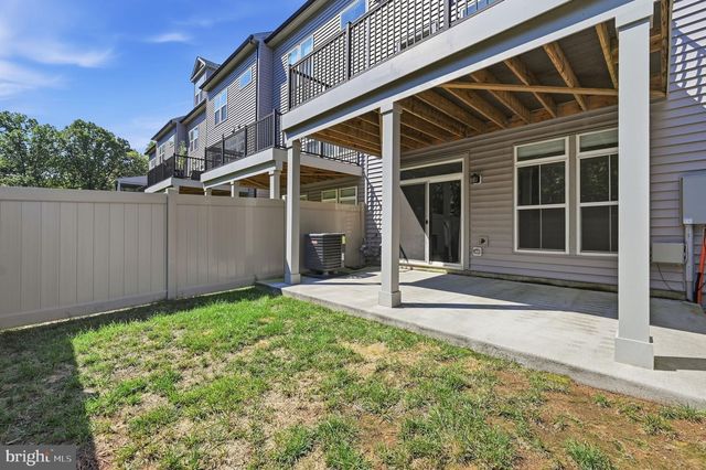 5179 RIDGEVIEW RETREAT DR, Chantilly, VA 20151