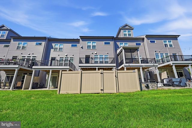 5179 RIDGEVIEW RETREAT DR, Chantilly, VA 20151