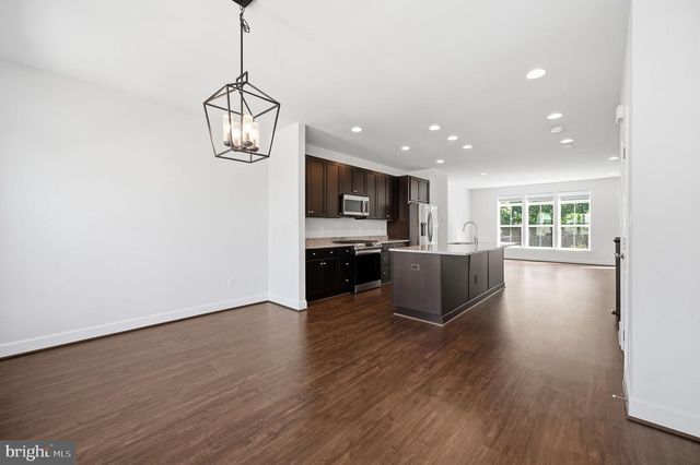 5179 RIDGEVIEW RETREAT DR, Chantilly, VA 20151