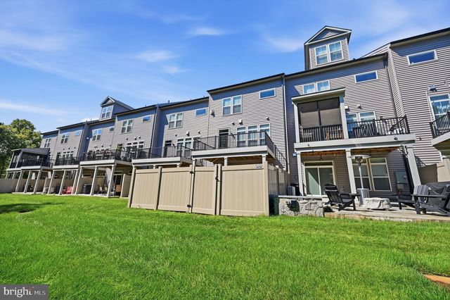 5179 RIDGEVIEW RETREAT DR, Chantilly, VA 20151