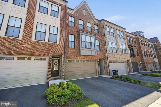 5179 RIDGEVIEW RETREAT DR, Chantilly, VA 20151