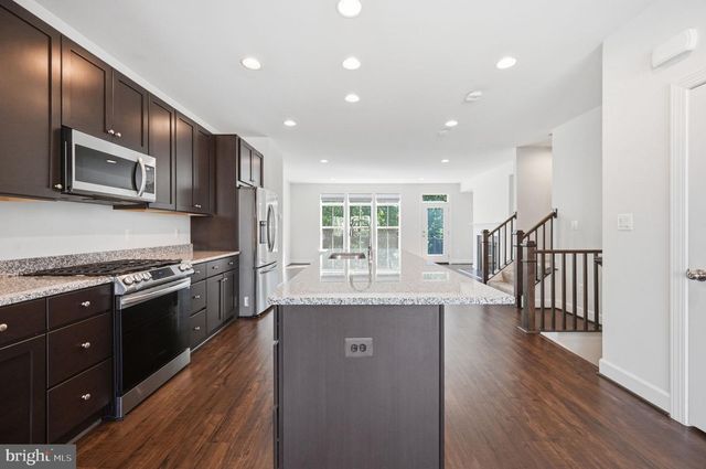 5179 RIDGEVIEW RETREAT DR, Chantilly, VA 20151