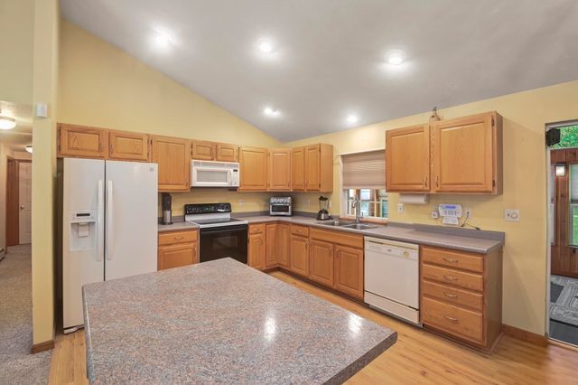 759 Old New Ipswich Road, Rindge, NH 03461