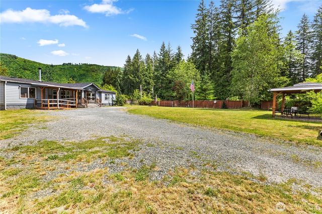 8324 Golden Valley Blvd, Maple Falls, WA 98266
