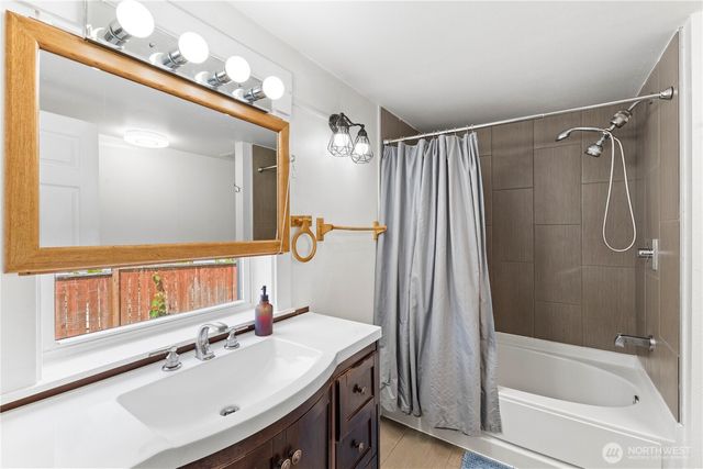 8324 Golden Valley Blvd, Maple Falls, WA 98266