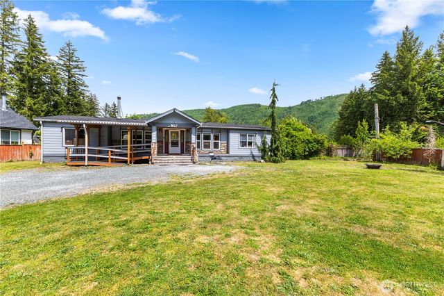 8324 Golden Valley Blvd, Maple Falls, WA 98266