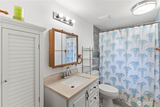 8324 Golden Valley Blvd, Maple Falls, WA 98266