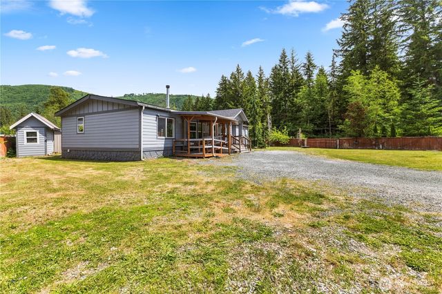8324 Golden Valley Blvd, Maple Falls, WA 98266