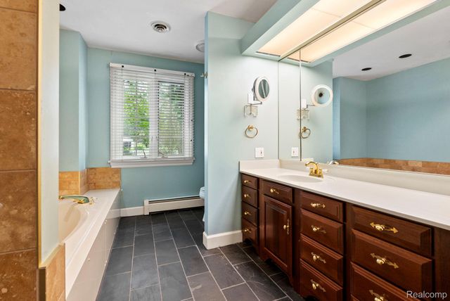 3215 Edgevale Drive, Bedford Township, MI 48144