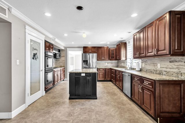 170 Baywind Drive, Niceville, FL 32578