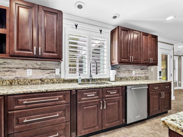 170 Baywind Drive, Niceville, FL 32578