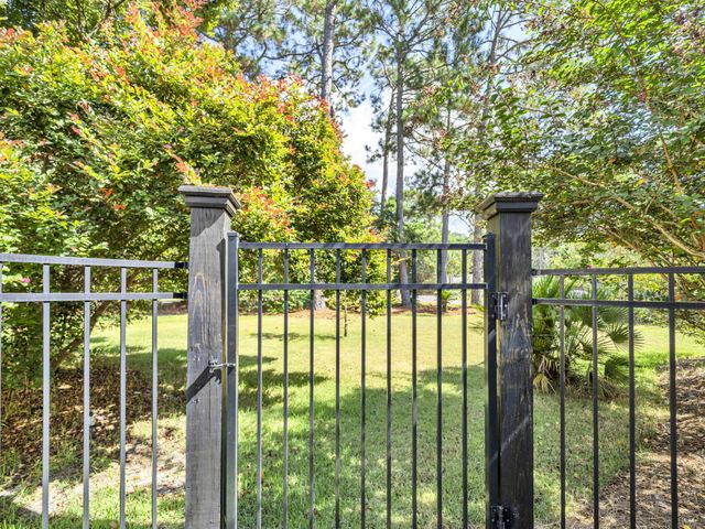 170 Baywind Drive, Niceville, FL 32578