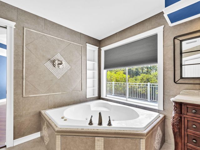 170 Baywind Drive, Niceville, FL 32578