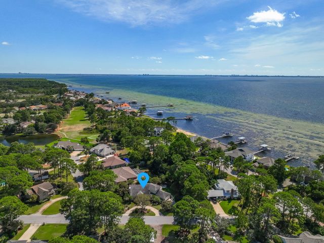 170 Baywind Drive, Niceville, FL 32578