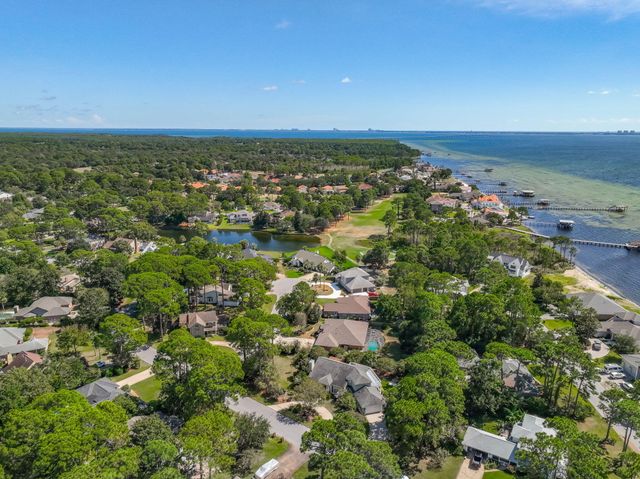 170 Baywind Drive, Niceville, FL 32578