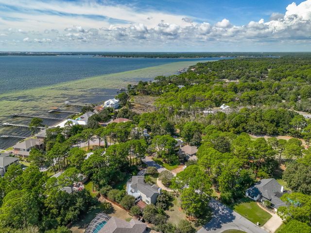 170 Baywind Drive, Niceville, FL 32578
