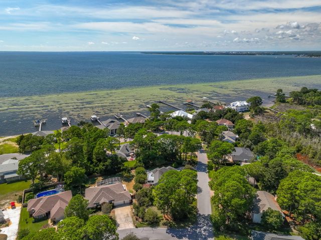170 Baywind Drive, Niceville, FL 32578